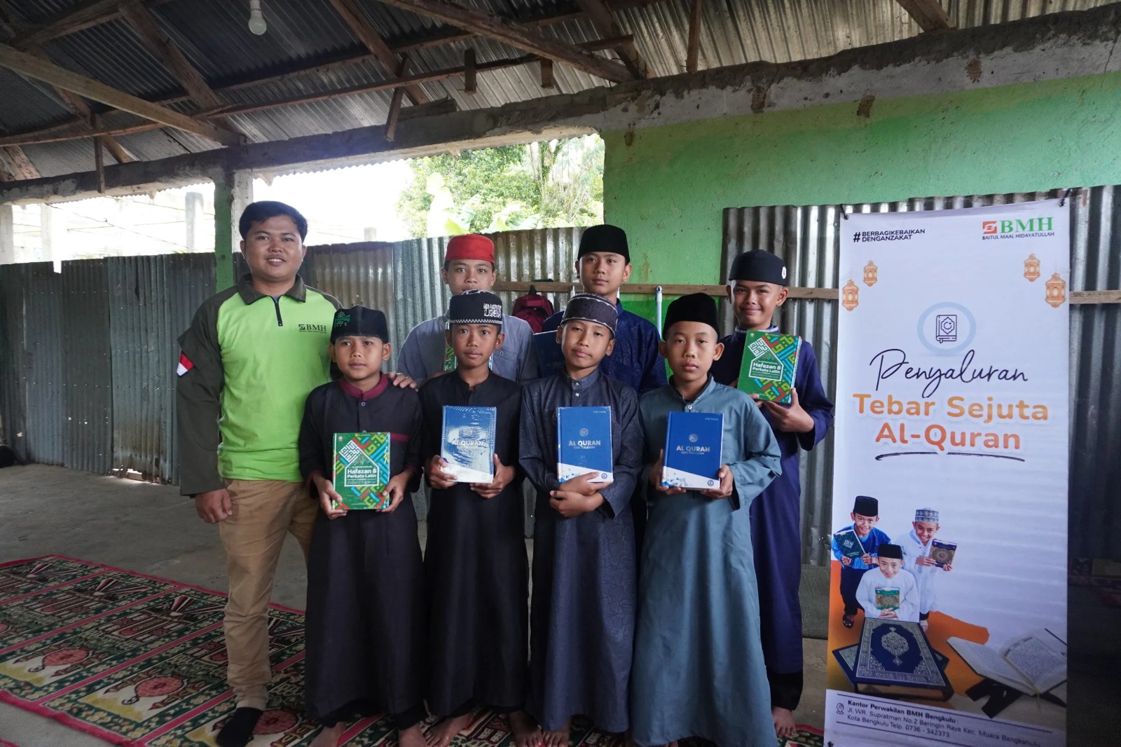 BMH Antarkan 350 Mushaf dan 120 Iqra untuk LKSA dan TPQ Al Kahfi di Kepahiang